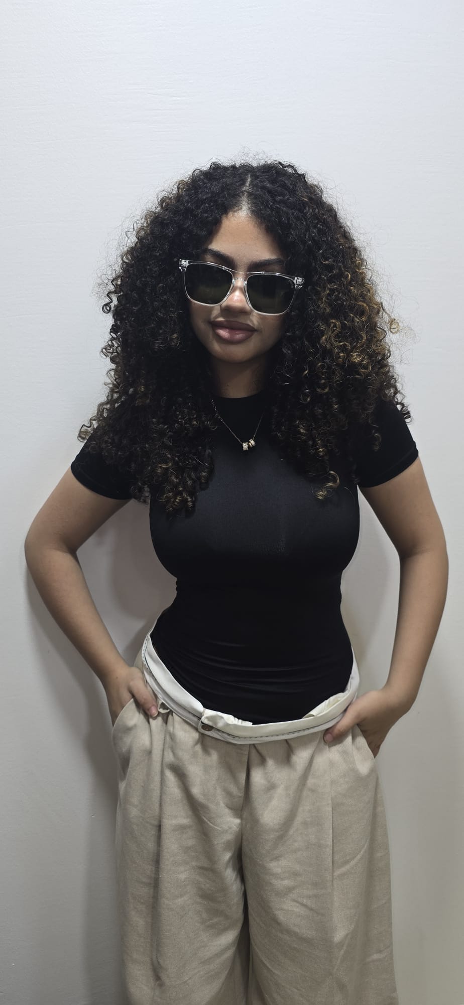 نظارة مزينة بتفاصيل مميزة